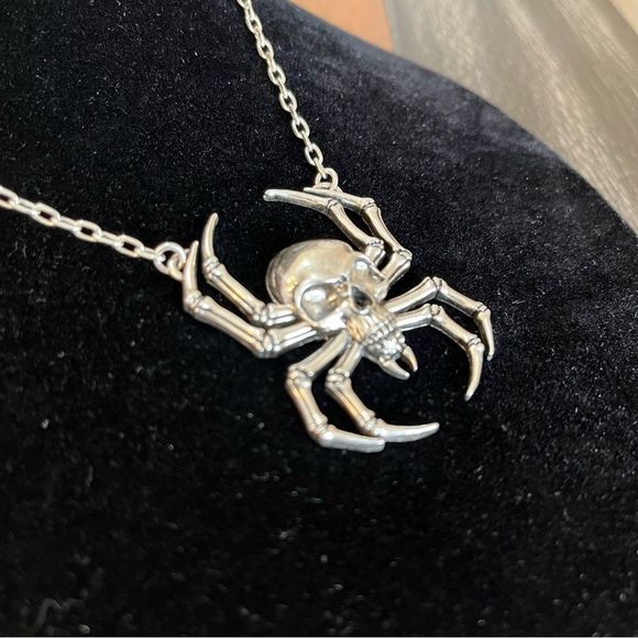 Killstar Spider Skull Deadly Necklace NWT 18” Goth Halloween Spooky - Picture 3 of 4